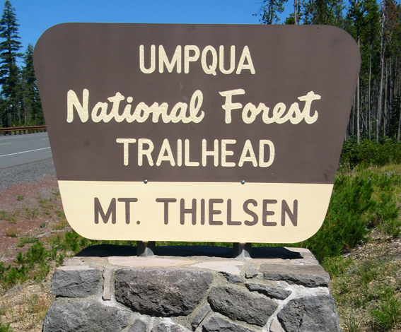 Umpqua National Forest Trailhead - Mt. Thielsen sign.